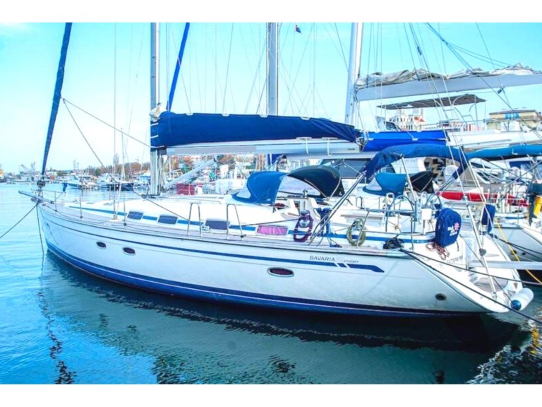 Hire Sailboat Bavaria with a boat licence