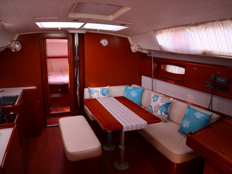 Bénéteau Oceanis 43 charter bareboat or skippered in  Alimos