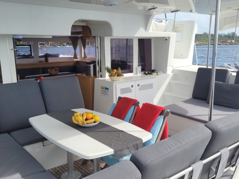 Hire a Lagoon Lagoon 450 F Zanzibar