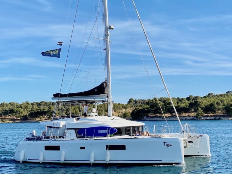 Catamaran hire in Šibenik - Lagoon Lagoon 52 F