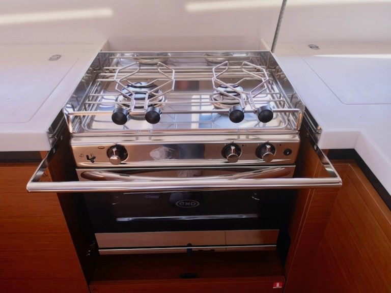 Yacht hire Šibenik cheap Sun Odyssey 490