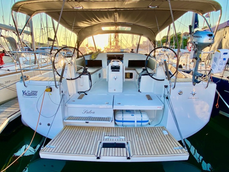 Sailboat to hire Šibenik at the best price