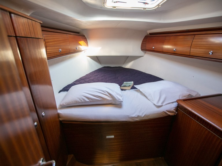 Charter a Bavaria Bavaria 44 in Keramotí on Samboat