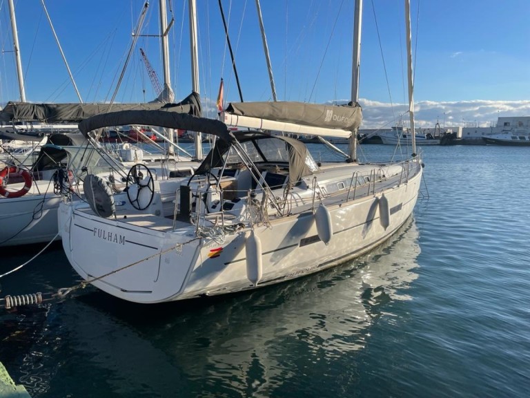 Sailboat to hire Dénia at the best price
