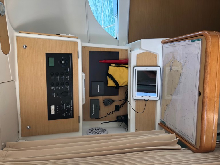 Yacht charter Gouvia - Lagoon Lagoon 380 S2 on SamBoat