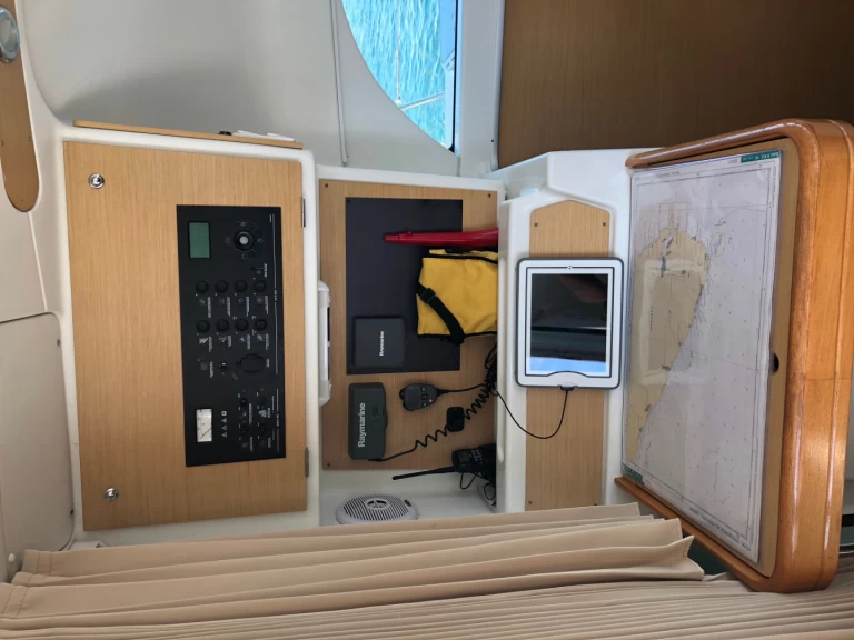 Yacht charter Gouvia - Lagoon Lagoon 380 S2 on SamBoat