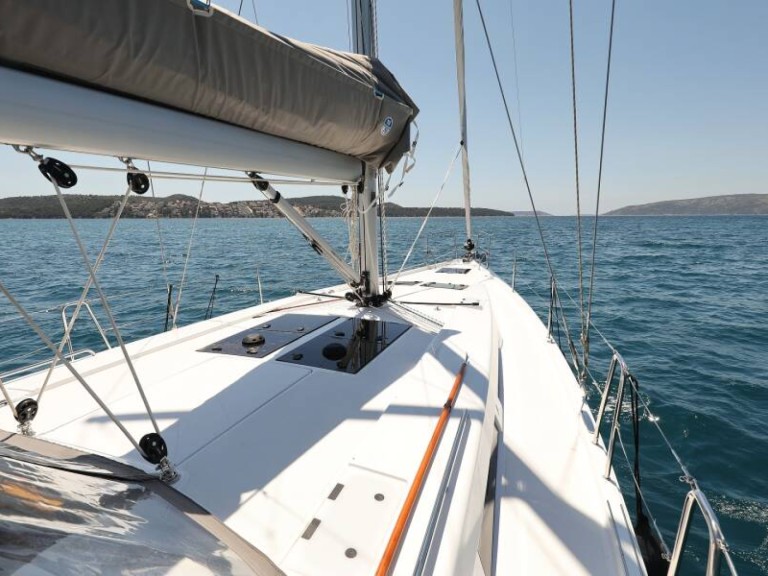 Hire Sailboat with or without skipper Hanse Šibenik