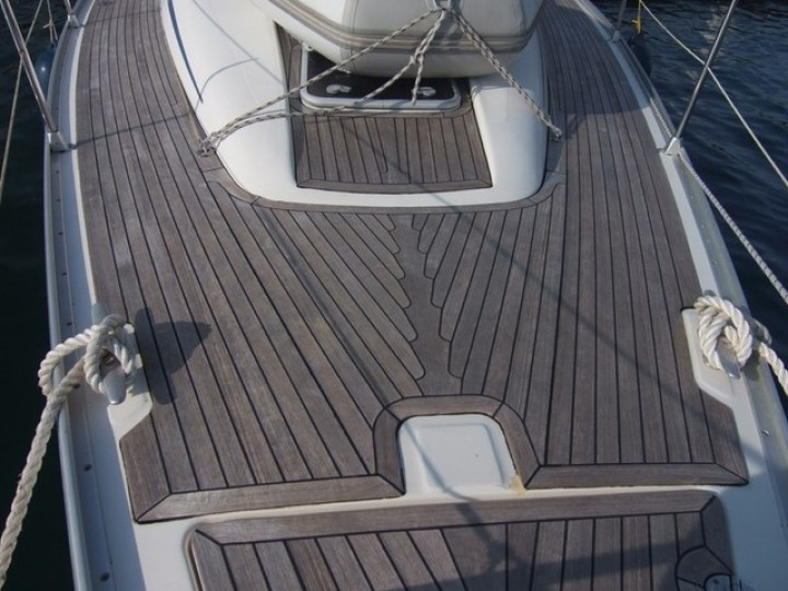 Charter a Bavaria Bavaria 42 Cruiser in Punat on Samboat
