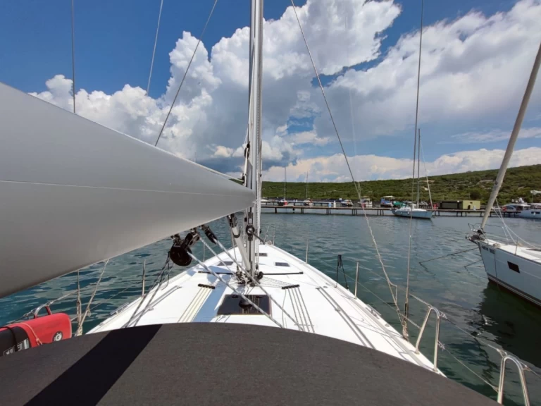 Hire a Bavaria Bavaria C42 Punat