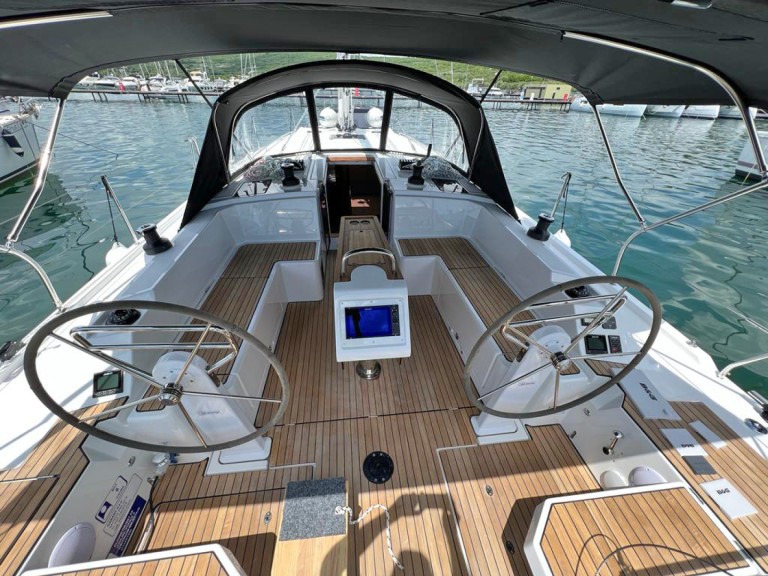 Yacht charter Punat - Bavaria Bavaria C42 on SamBoat
