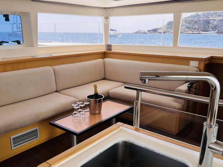 Yacht hire Ibiza Town cheap Lagoon 450 F