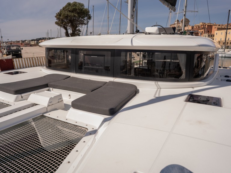 Hire a Lagoon Lagoon 46 Nettuno