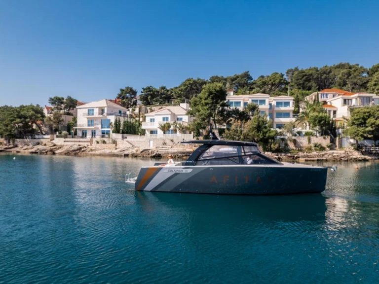 Colnago Colnago 35 charter bareboat or skippered in  Bol