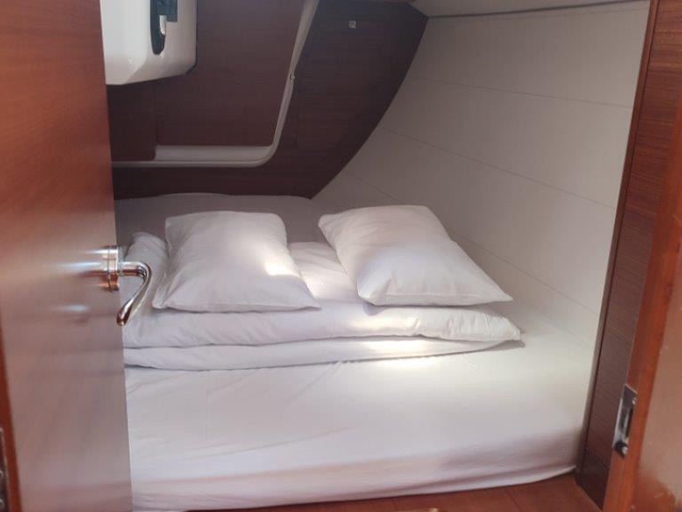 Charter a Dufour Dufour 350 Grand Large in Izola on Samboat