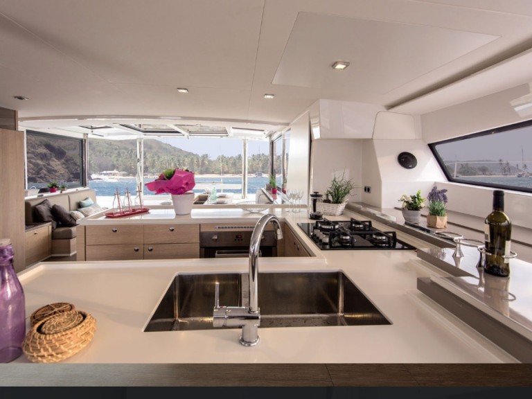 Catamaran to hire La Paz at the best price