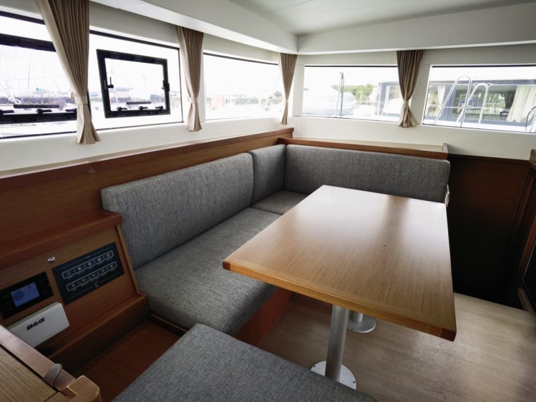 Catamaran hire in Sukošan - Lagoon Lagoon 40