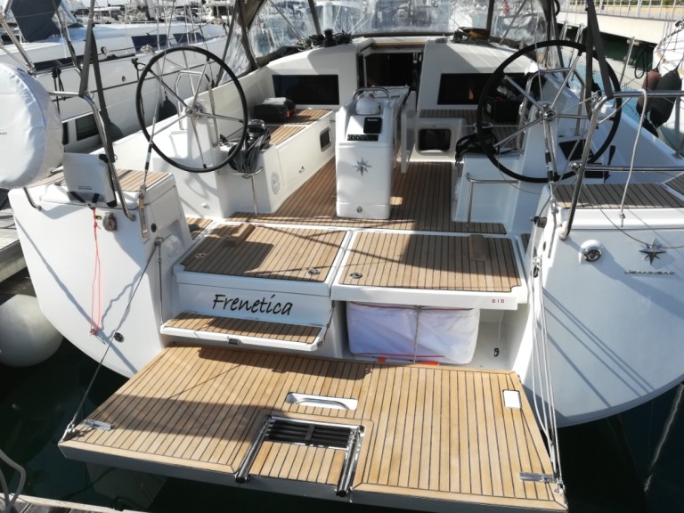 Hire Sailboat with or without skipper Jeanneau San Vincenzo