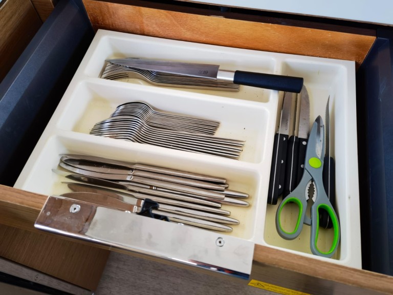 Hire Catamaran Lagoon with a boat licence