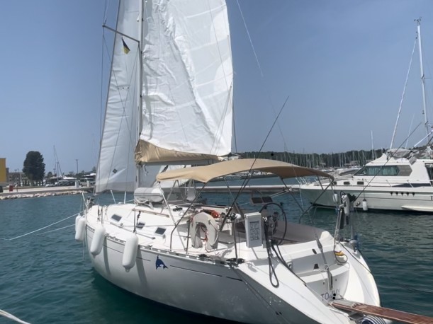 Charter a Dufour Dufour 36 Classic in Marina Pula on Samboat