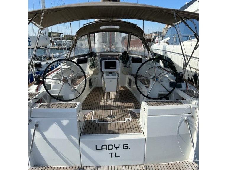Hire a Jeanneau Sun Odyssey 449 Hyères