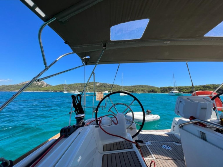 Yacht hire Hyères cheap Sun Odyssey 449