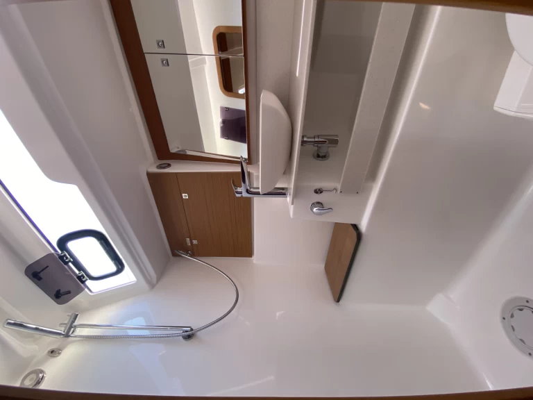 Sailboat to hire Orhaniye at the best price