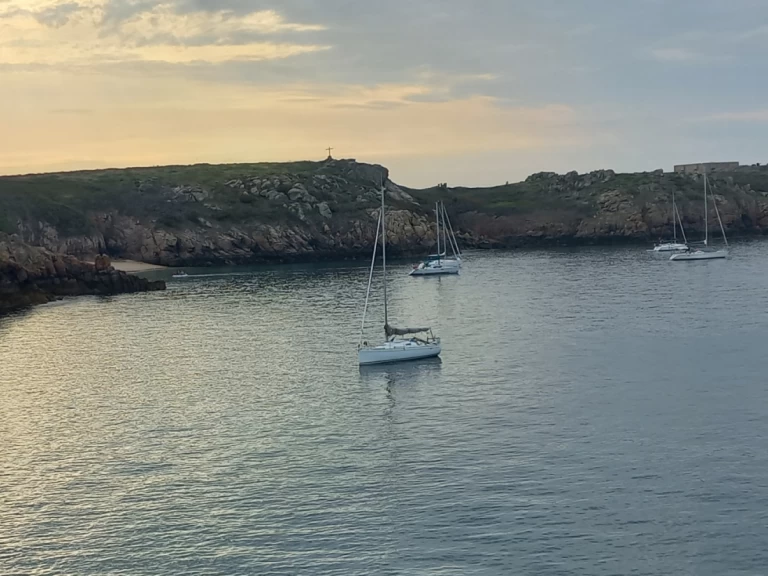 Hire a Bénéteau First 27.7 Qr La Trinité-sur-Mer