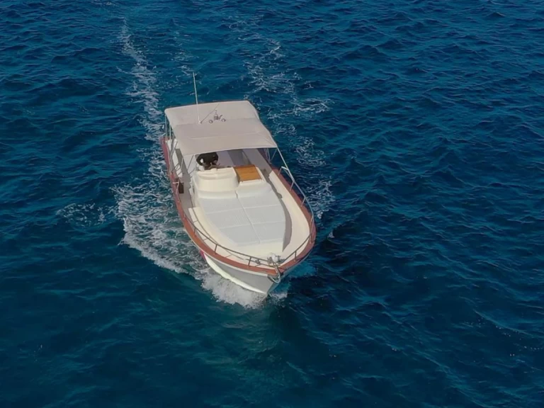 Charter a LANCIA SORRENTINA URSA MAJOR 10 in Sorrento on Samboat