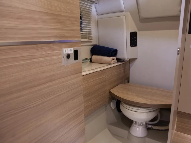 Hire Motorboat Saxdor with a boat licence