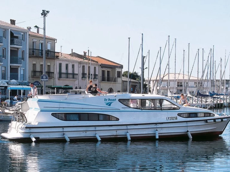 Comfort Magnifique charter bareboat or skippered in  Boofzheim