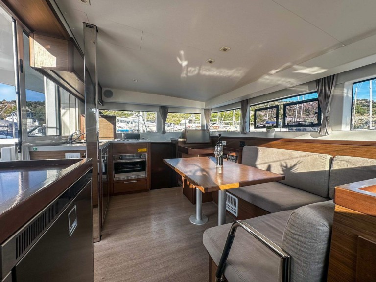 Catamaran hire in Primošten - Lagoon Lagoon 40