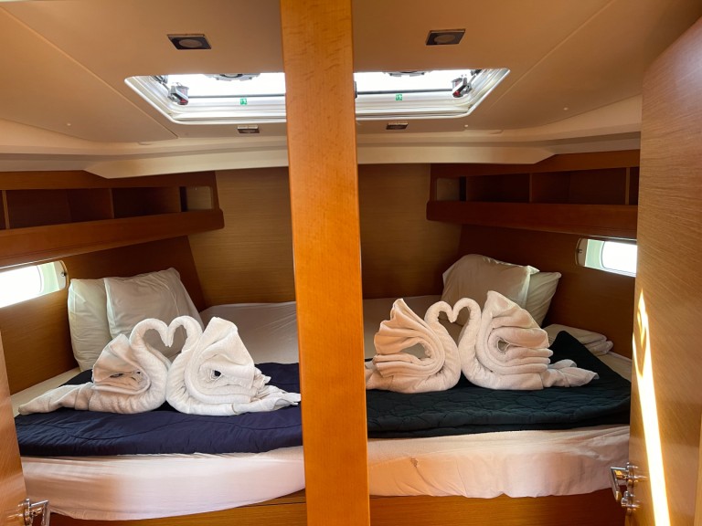 Charter a Jeanneau Sun Odyssey 469 in Alimos on Samboat