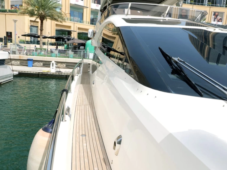 Hire Luxury Yacht with or without skipper Galeon Dubai Marina