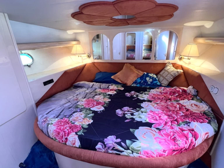 Yacht hire Dubai Marina cheap Azimut 58