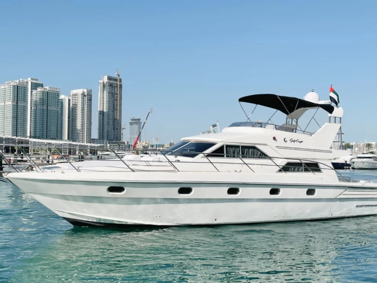 Motorboat hire in Dubai Marina - Azimut Azimut 58