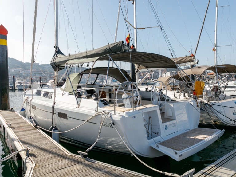 Sailboat hire in Baiona - Hanse Hanse 415