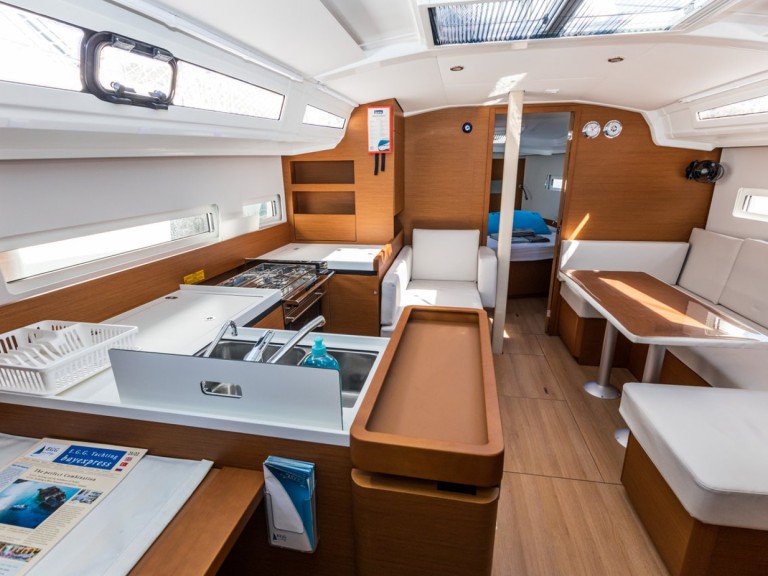 Yacht charter Göcek - Jeanneau Sun Odyssey 410 on SamBoat