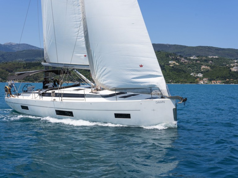 Hire a Bavaria Bavaria C45 Lefkáda