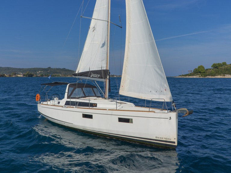 Sailboat hire in Lefkáda - Bénéteau Oceanis 38.1