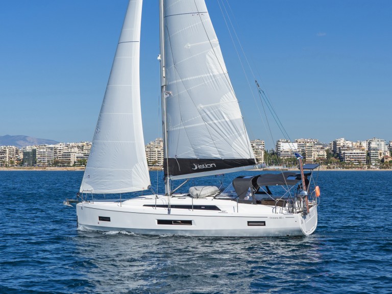 Sailboat hire in Lefkáda - Bénéteau Oceanis 40.1