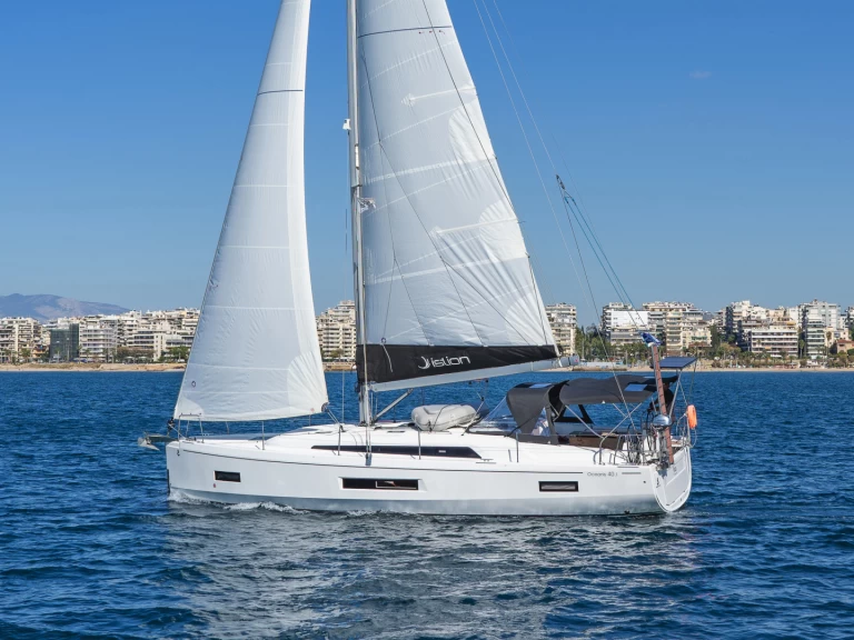 Sailboat hire in Lefkáda - Bénéteau Oceanis 40.1