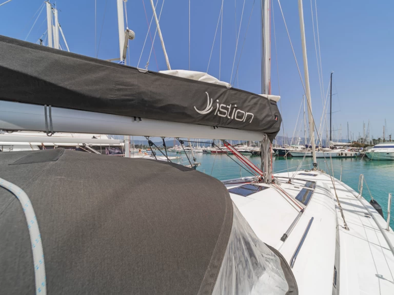 Yacht hire Gouvia cheap Oceanis 51.1