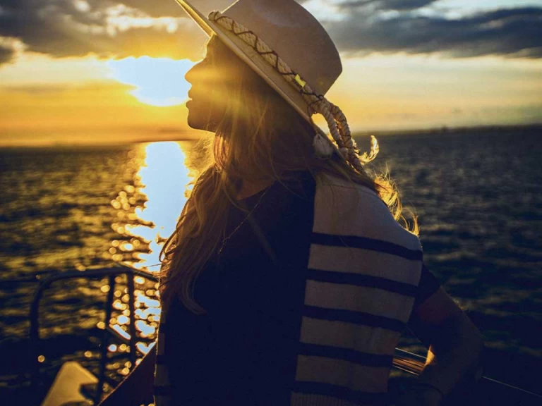 Catamaran to hire La Grande-Motte at the best price