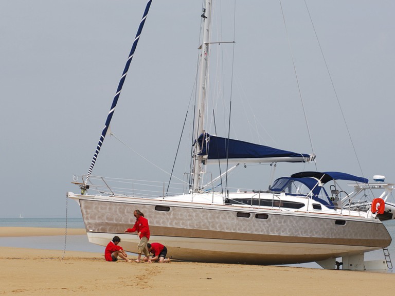 Charter a Alubat Ovni 395 in Port-Haliguen on Samboat