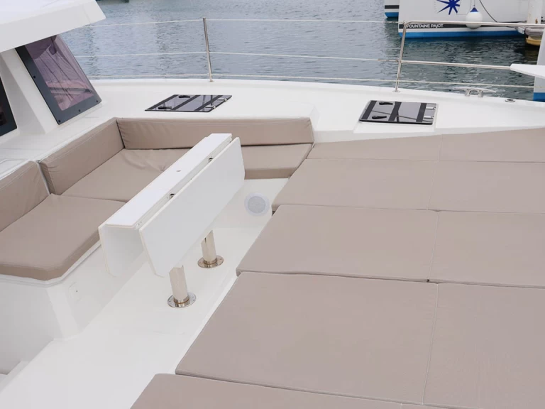 Yacht hire Road Town cheap Bali 4.6