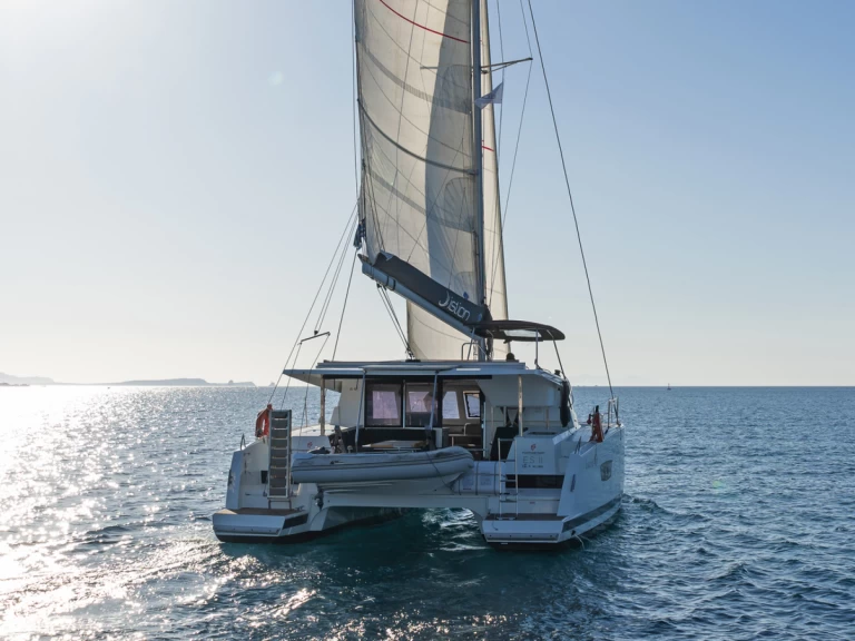 Hire Catamaran with or without skipper Fountaine Pajot Lefkáda