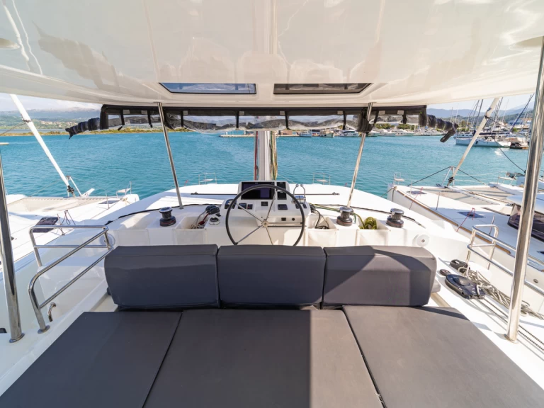 Charter a Lagoon Lagoon 50 in Lefkáda on Samboat