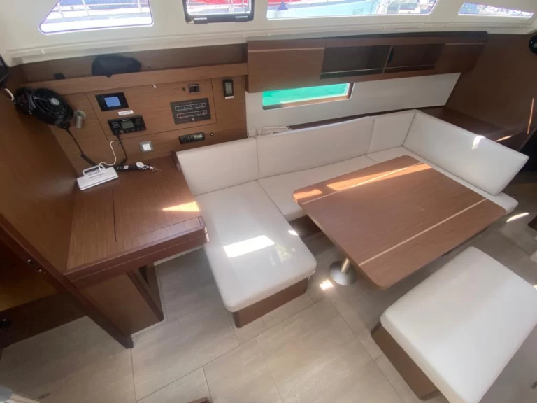 Yacht charter Rogoznica - Bénéteau Oceanis 40.1 on SamBoat