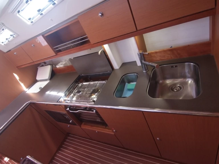 Hire Sailboat Bavaria with a boat licence