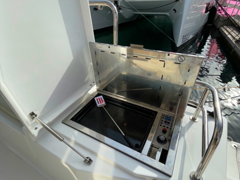 Charter a Bali Bali Catsmart in Pirovac on Samboat